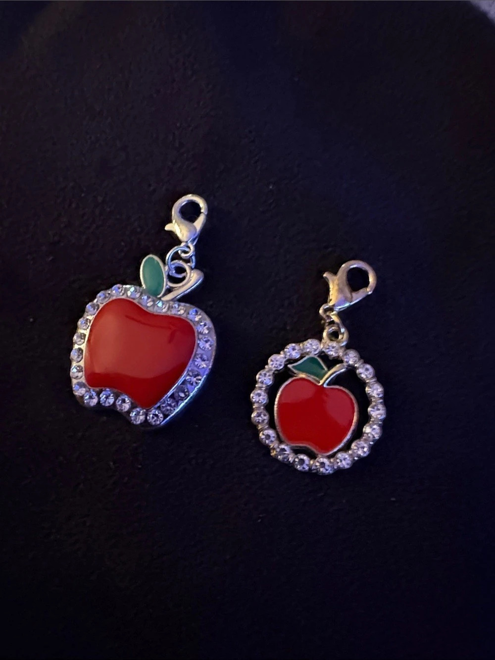 Red Apple Rhinestone Bag Chars - Picture 4 of 5